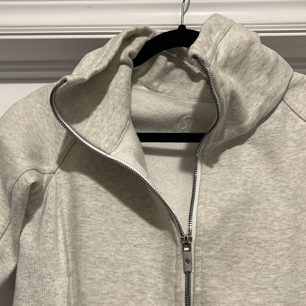 Lululemon Radiant Jacket II, Heathered Ivory. Pristine. Small. HP! - Picture 9 of 13